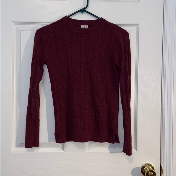 Burgundy long sleeve shirt! - Picture 1 of 1